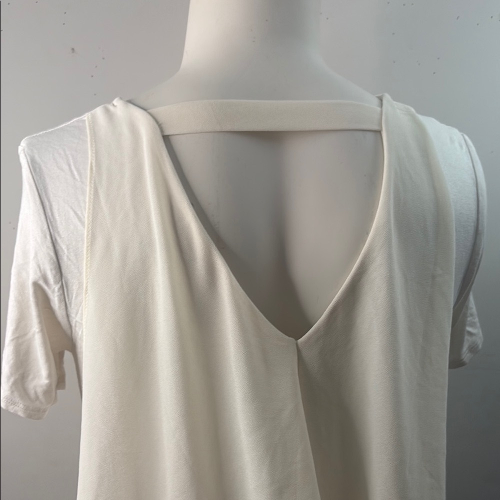 Lisa Rinna Collection White Asymmetrical Short Sleeve Tee - Picture 8 of 9